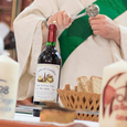 Pfarre St. Marien: Kanawein- und Brotsegnung für die Ehejubilare