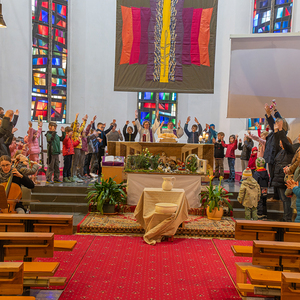 Am Nachmittag des Gründonnerstags fand eine Abendmahlfeier für Kinder in der Pfarrkirche statt.
