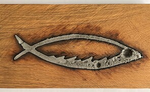 Künstlerischer Baustein von Stefan Esterbauer, Pfarrheim Überackern, Kunst am Bau, 2018
